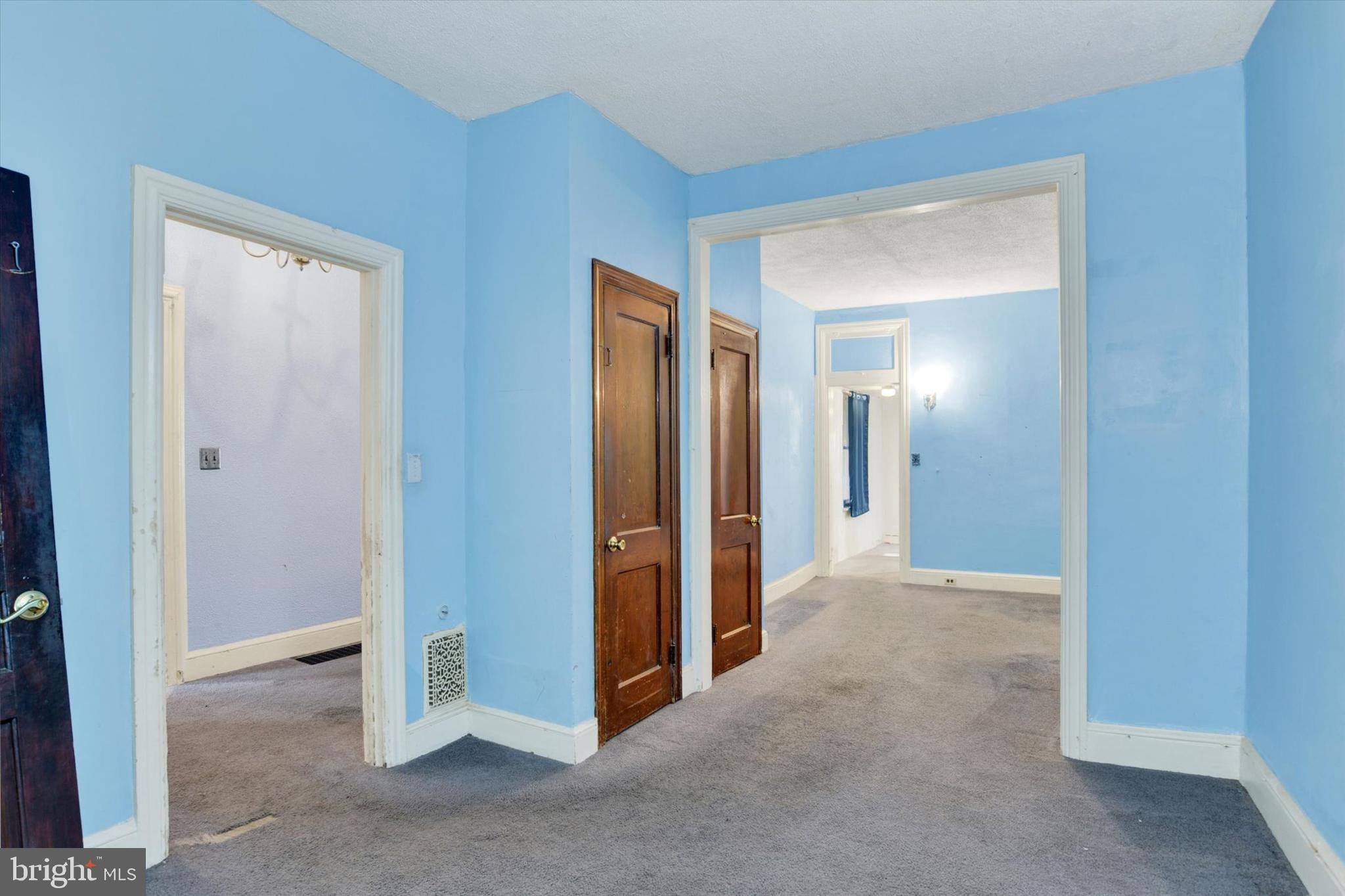 306 South 9th Street Lebanon, PA 17042 - Photo 23 of 42 an empty room with closet and a bathroom