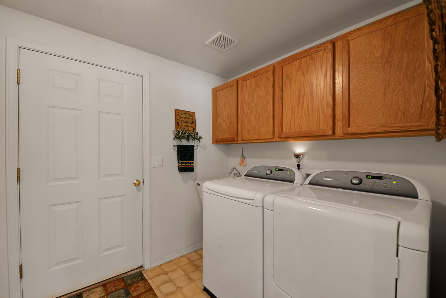 52311 Ammon Road La Pine, OR 97739 - Photo 19 of 39 a utility room with dryer and washer