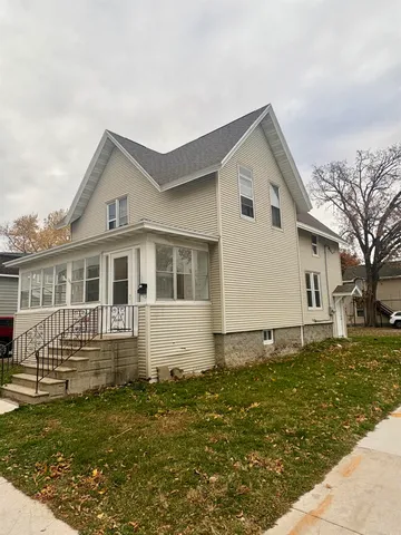 $169,900 | 700 West Lincoln Avenue, Oshkosh, WI 54901