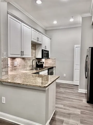 $1,958 | 5353 Memorial Drive, Unit 4021, Houston, TX 77007