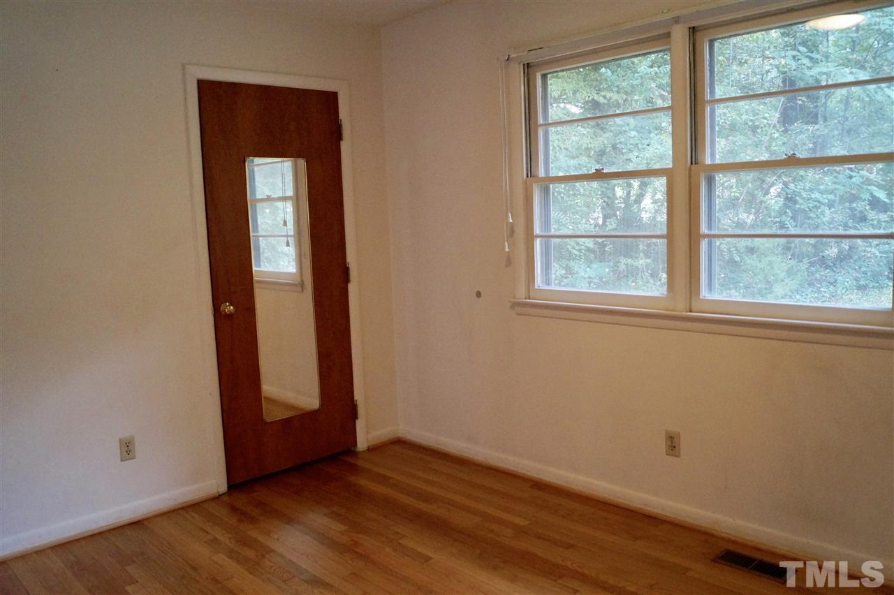 5105 Kaplan Drive Raleigh, NC 27606 - Photo 8 of 25