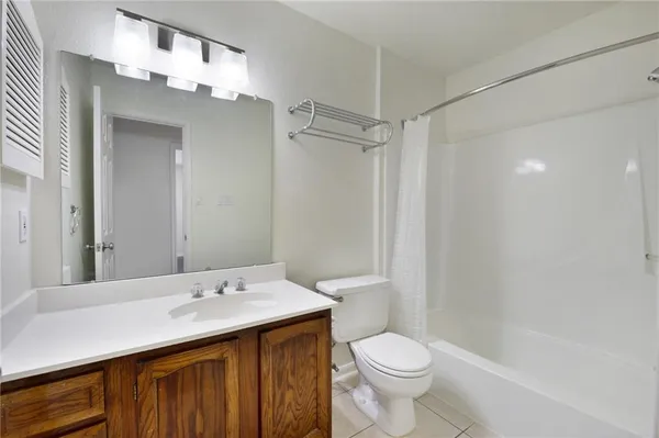 $137,000 | 724 Village Road, Unit G, Kenner, LA 70065