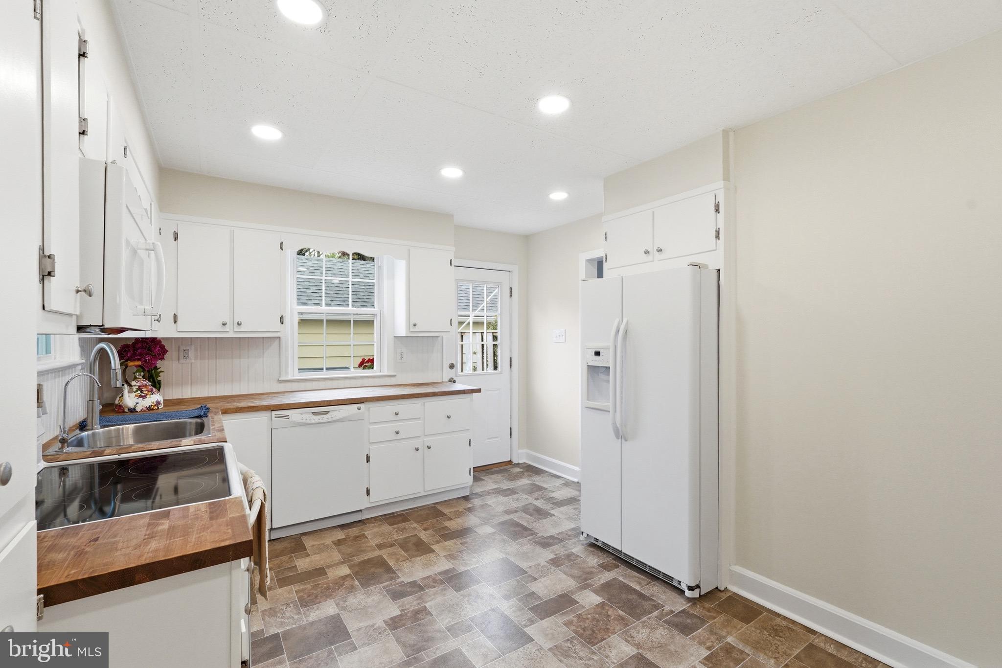 23725 Woodfield Road Gaithersburg, MD 20882 - Photo 14 of 61