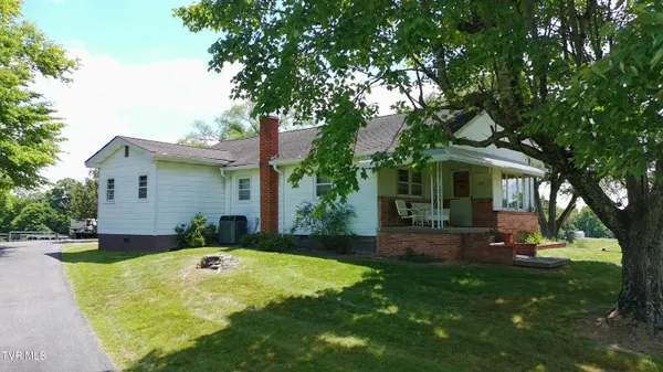 $450,000 | 373 The Flats Drive, Clintwood, VA 24228