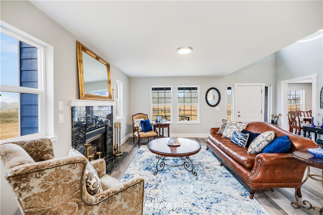 2290 Van Dam Road Oak Harbor, WA 98277 - Photo 4 of 31 Gallery Image 4