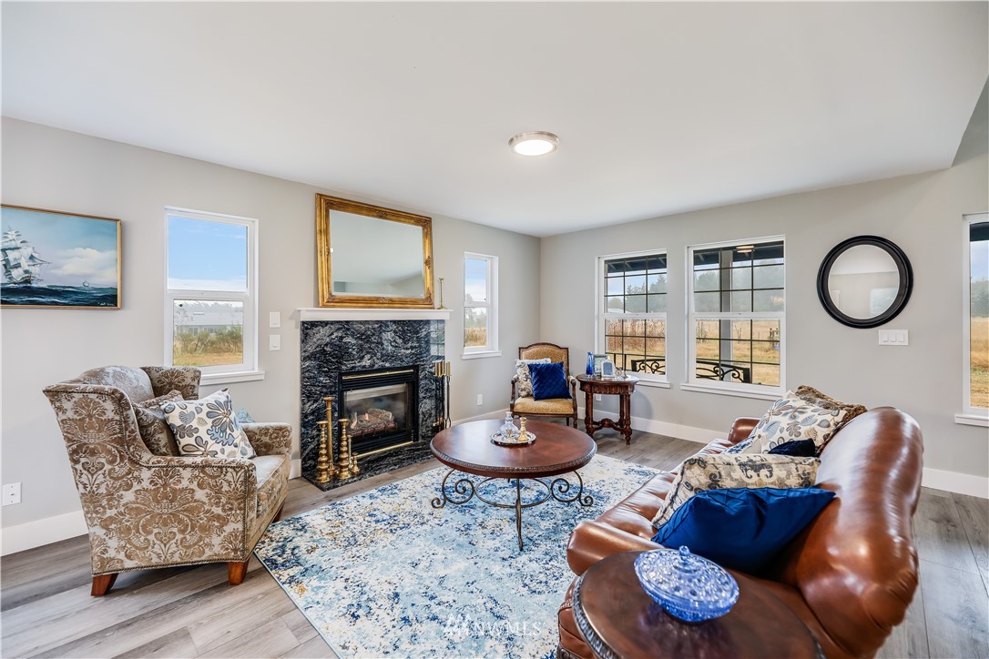 2290 Van Dam Road Oak Harbor, WA 98277 - Photo 5 of 31 Gallery Image 5