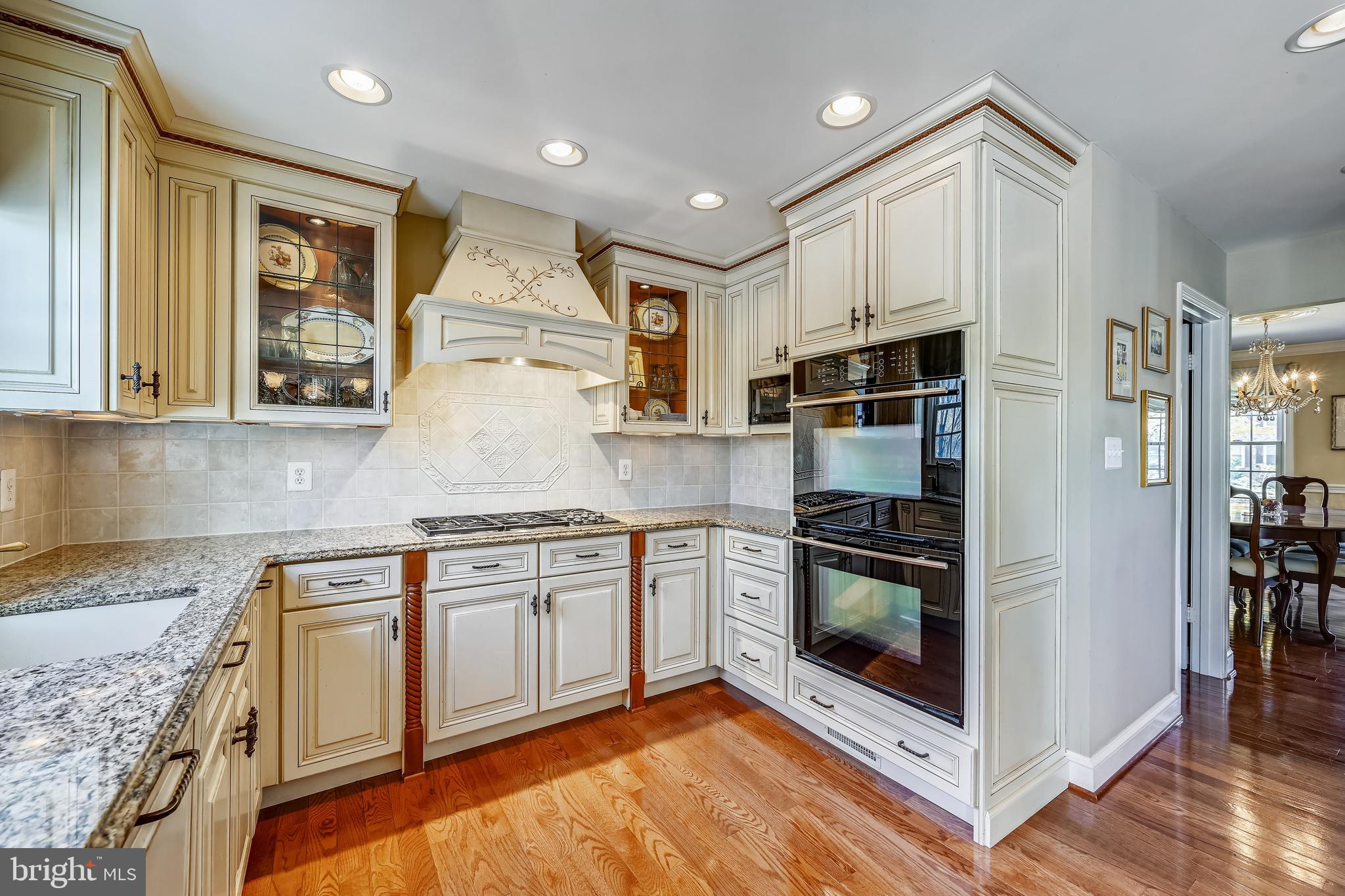 10508 Patuxent Ridge Way Laurel, MD 20723 - Photo 6 of 31 Wolf cooktop & Jenn Air double ovens