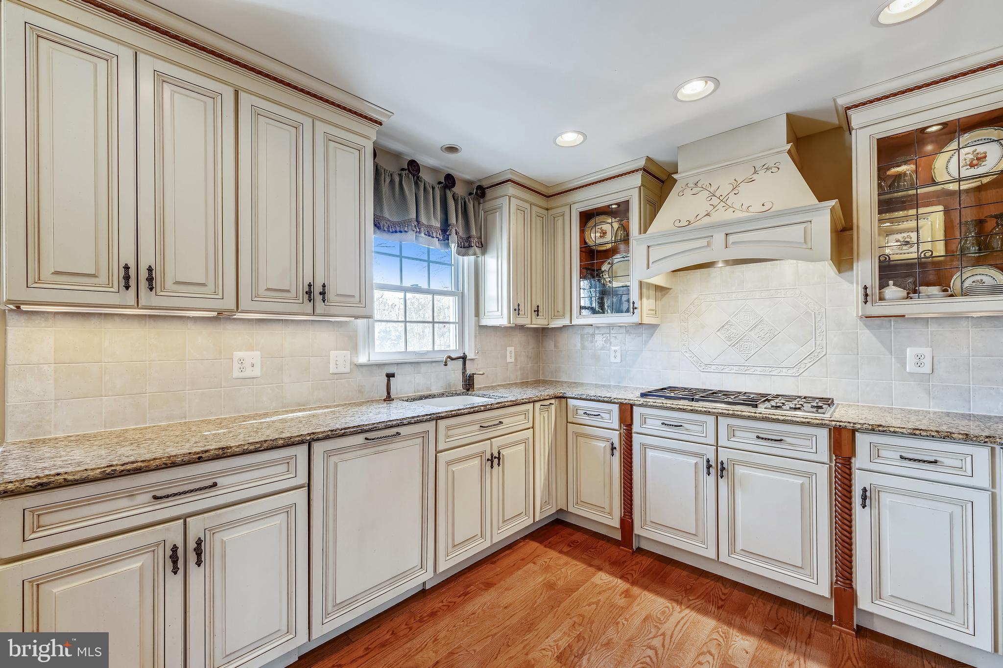 10508 Patuxent Ridge Way Laurel, MD 20723 - Photo 7 of 31 Custom French Country cabinetry