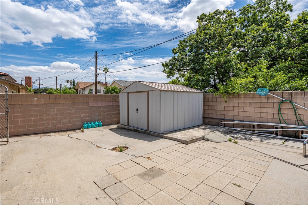 2731 West Victoria Street Rialto, CA 92376 - Photo 33 of 42
