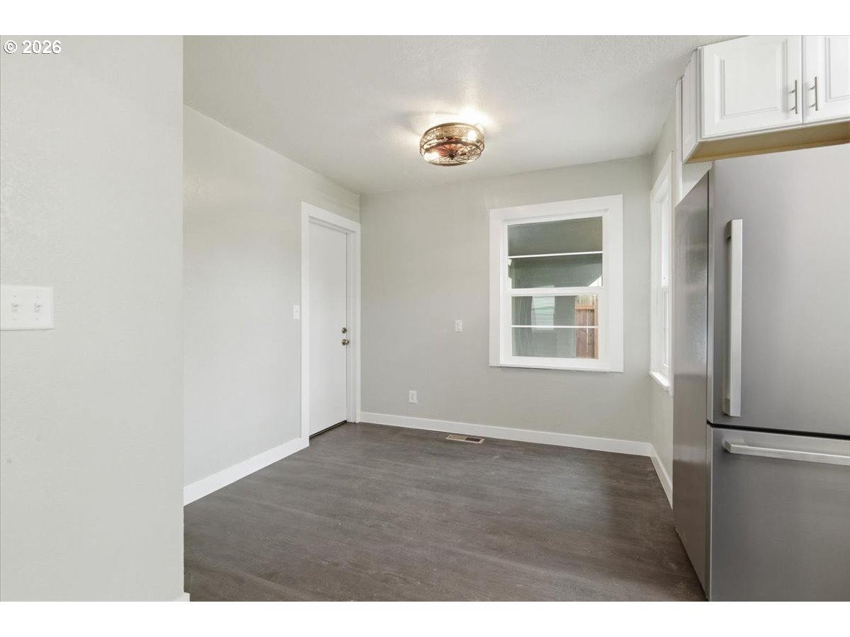 1084 24th Street Northeast Salem, OR 97301 - Photo 16 of 30 a view of an empty room with a window