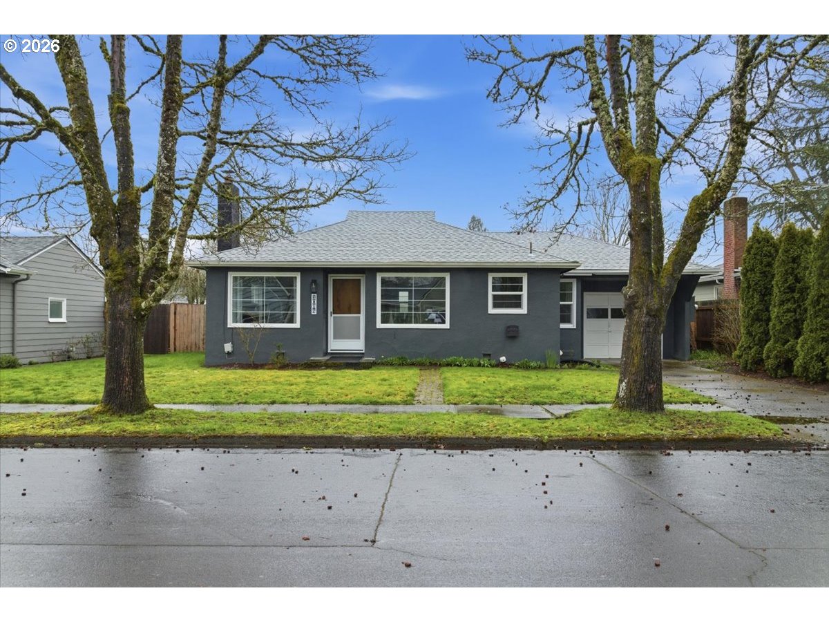 1084 24th Street Northeast Salem, OR 97301 - Photo 2 of 30 a view of a house with a yard