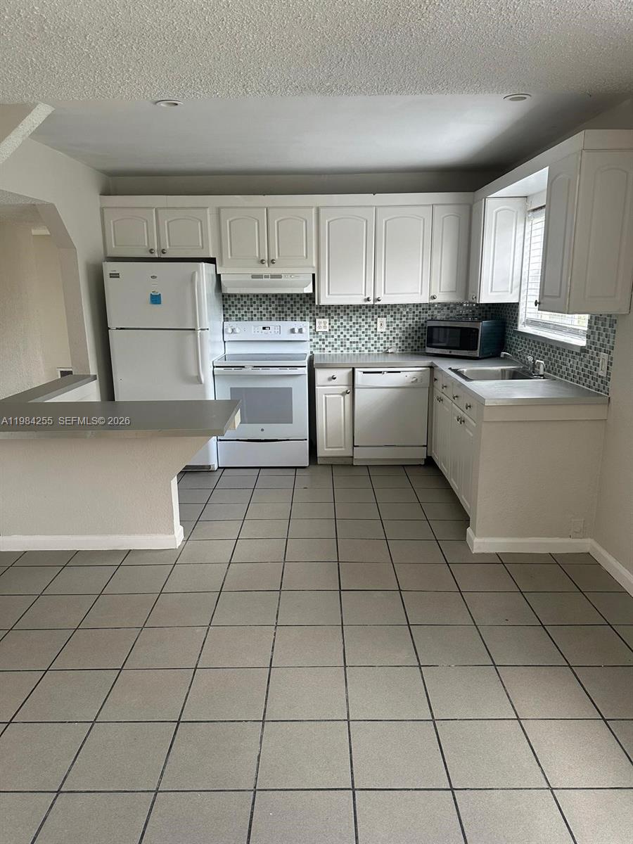 2025 Miami Road, Unit 12A Fort Lauderdale, FL 33316 - Photo 4 of 28