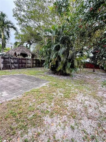 $2,300 | 1062 Northeast 38th Street, Unit MAIN, Oakland Park, FL 33334