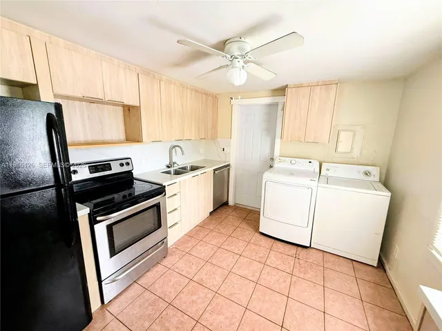 $2,300 | 1062 Northeast 38th Street, Unit MAIN, Oakland Park, FL 33334