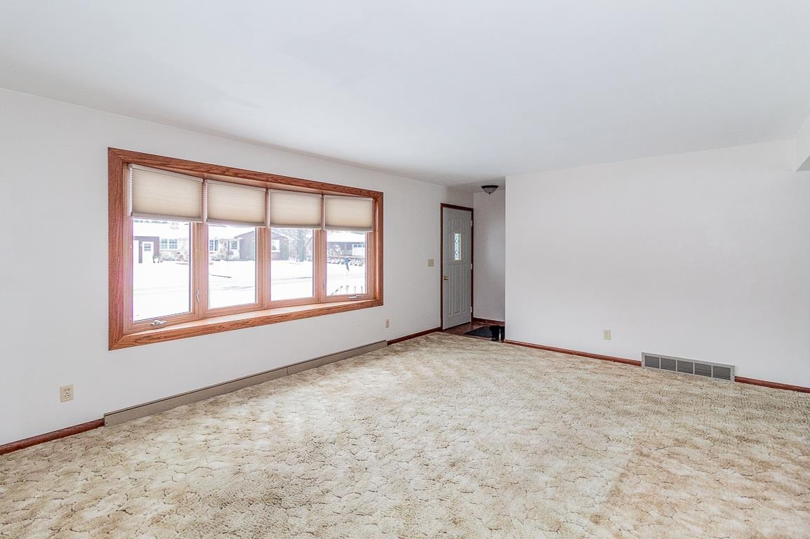 3514 West 1st Avenue Appleton, WI 54914 - Photo 3 of 30