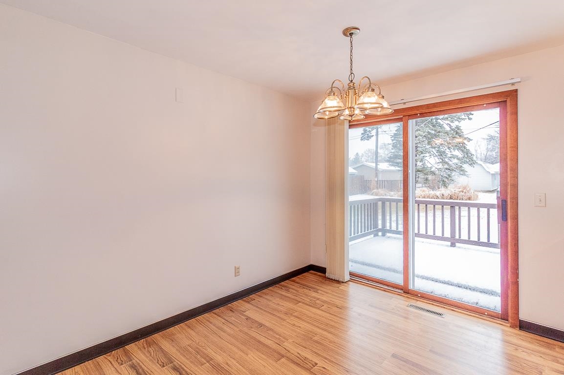 3514 West 1st Avenue Appleton, WI 54914 - Photo 7 of 30