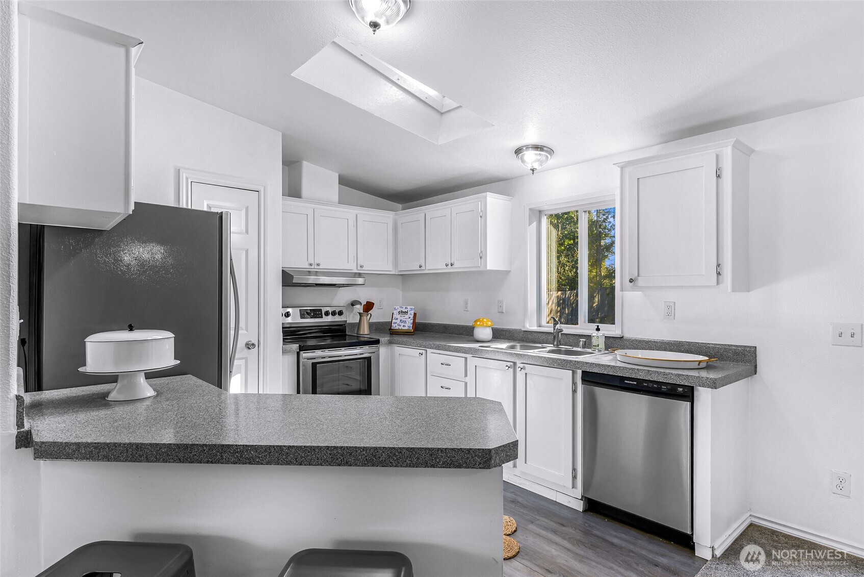 1649 Oak Ridge Drive Camano Island, WA 98282 - Photo 14 of 40