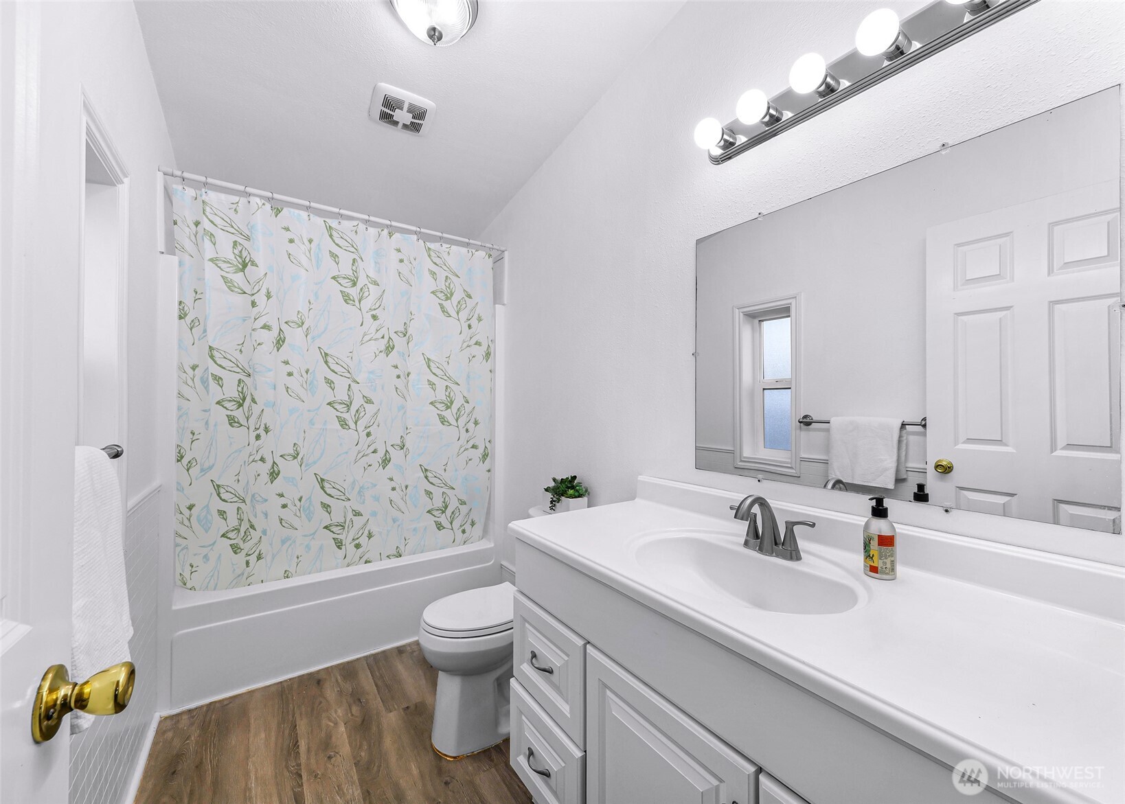 1649 Oak Ridge Drive Camano Island, WA 98282 - Photo 24 of 40