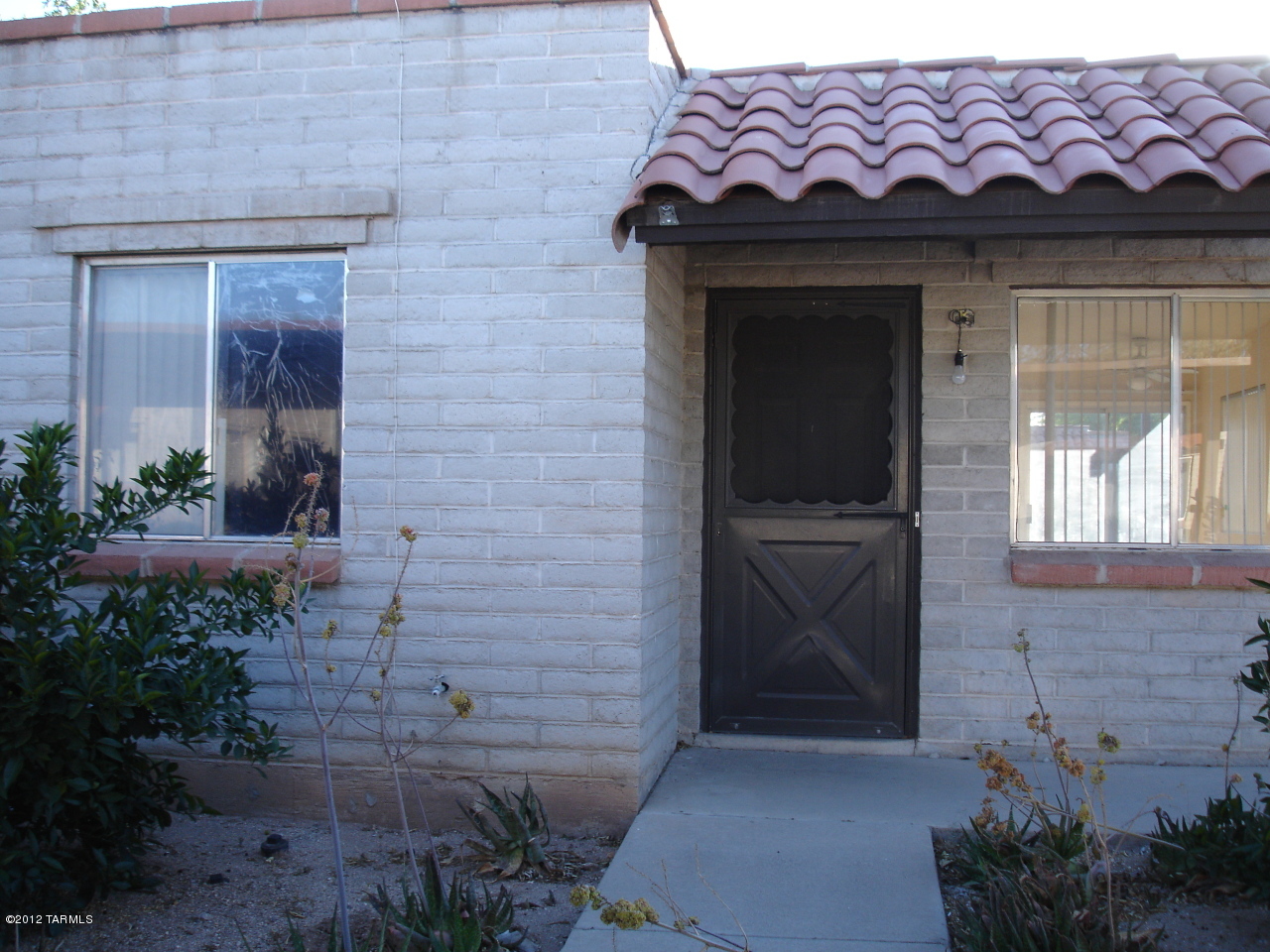 211 West Roger Road, Unit 36 Tucson, AZ 85705 - Photo 1 of 3