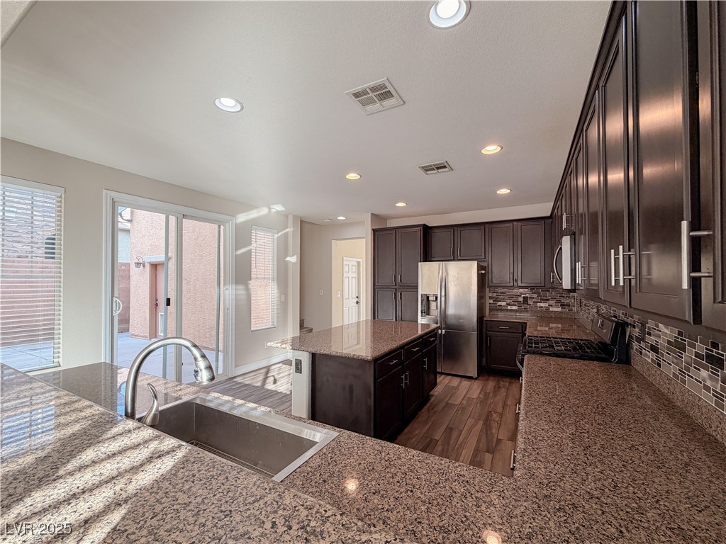 10733 Mentesana Avenue Las Vegas, NV 89166 - Photo 12 of 55