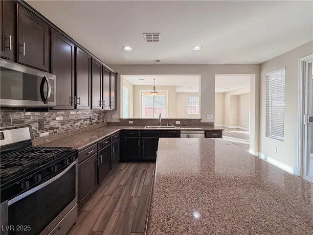 $2,700 | 10733 Mentesana Avenue, Las Vegas, NV 89166