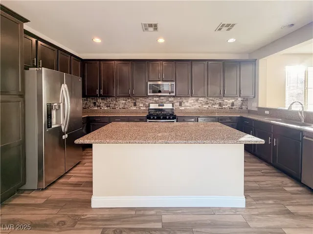 $2,700 | 10733 Mentesana Avenue, Las Vegas, NV 89166