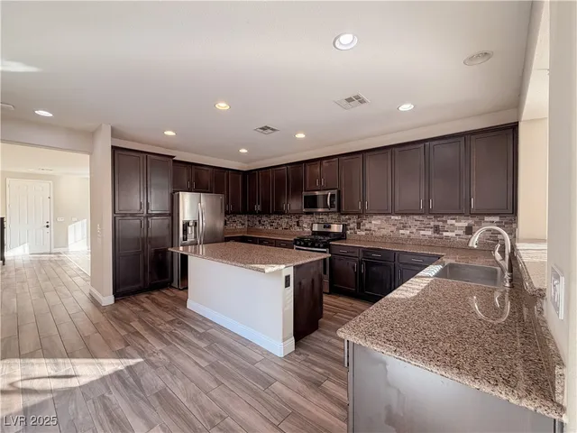 $2,700 | 10733 Mentesana Avenue, Las Vegas, NV 89166