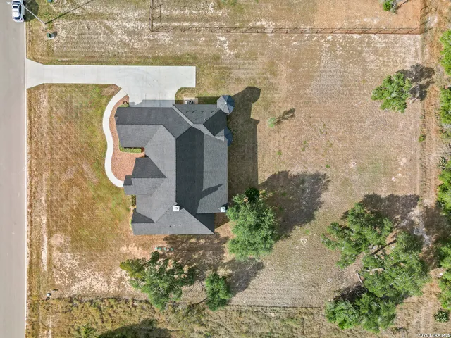 $744,500 | 451 Stone Loop, Castroville, TX 78009