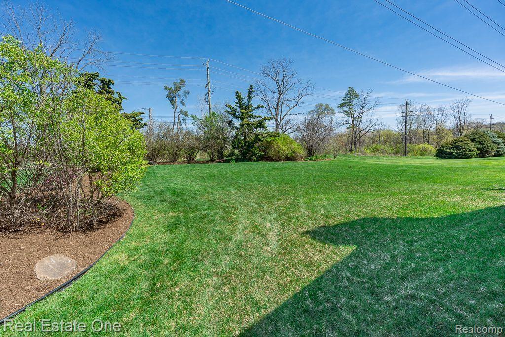 185 Windrift Rochester Hills, MI 48307 - Photo 47 of 51 Gallery Image 47