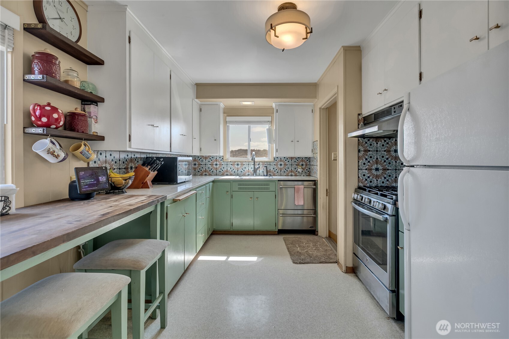 324 Stevens Avenue Southwest Renton, WA 98057 - Photo 12 of 40 Gallery Image 12