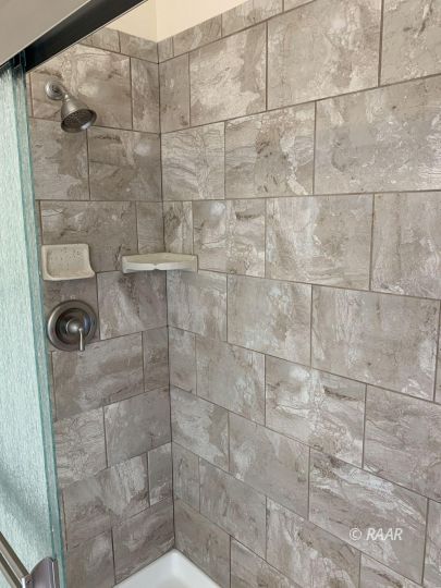425 Randall Street Ridgecrest, CA 93555 - Photo 22 of 27 a bathroom with a shower