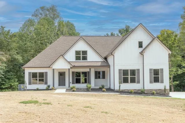 $920,000 | 1183 Hangar Drive, Springfield, TN 37172