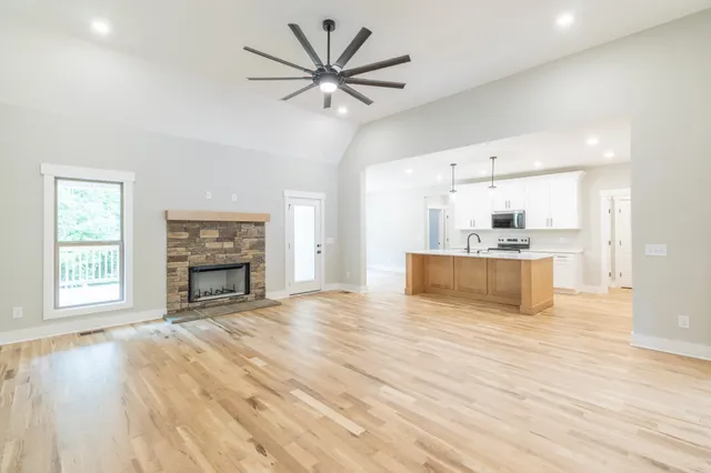 $920,000 | 1183 Hangar Drive, Springfield, TN 37172