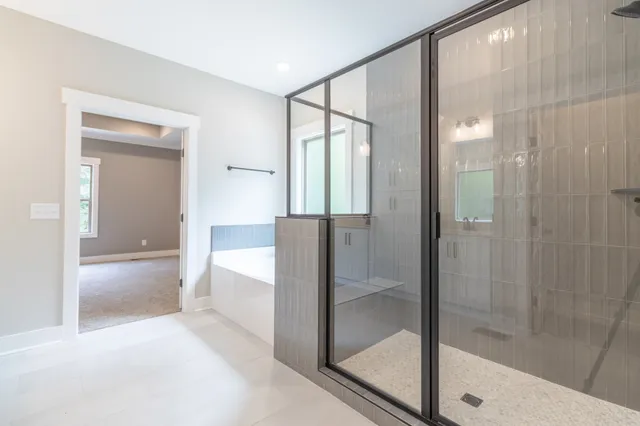 $920,000 | 1183 Hangar Drive, Springfield, TN 37172