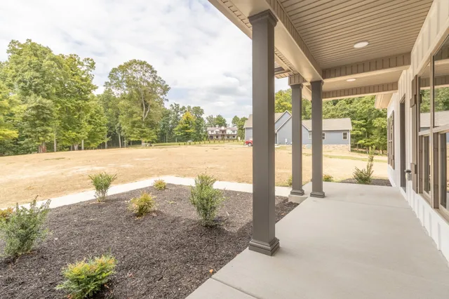 $920,000 | 1183 Hangar Drive, Springfield, TN 37172