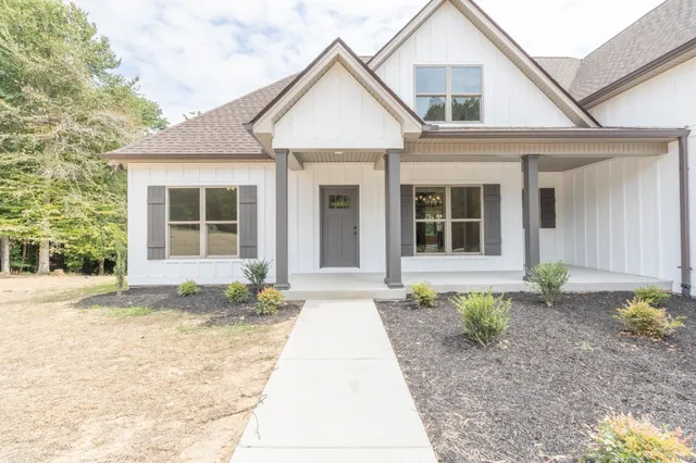 $920,000 | 1183 Hangar Drive, Springfield, TN 37172