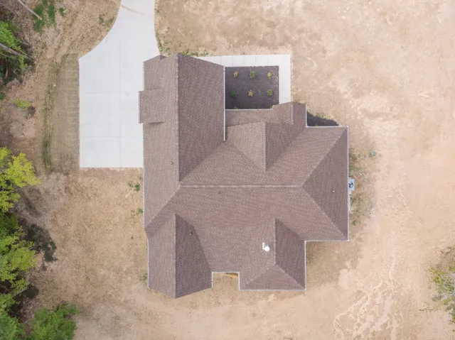 $920,000 | 1183 Hangar Drive, Springfield, TN 37172