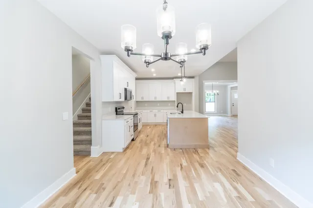 $920,000 | 1183 Hangar Drive, Springfield, TN 37172