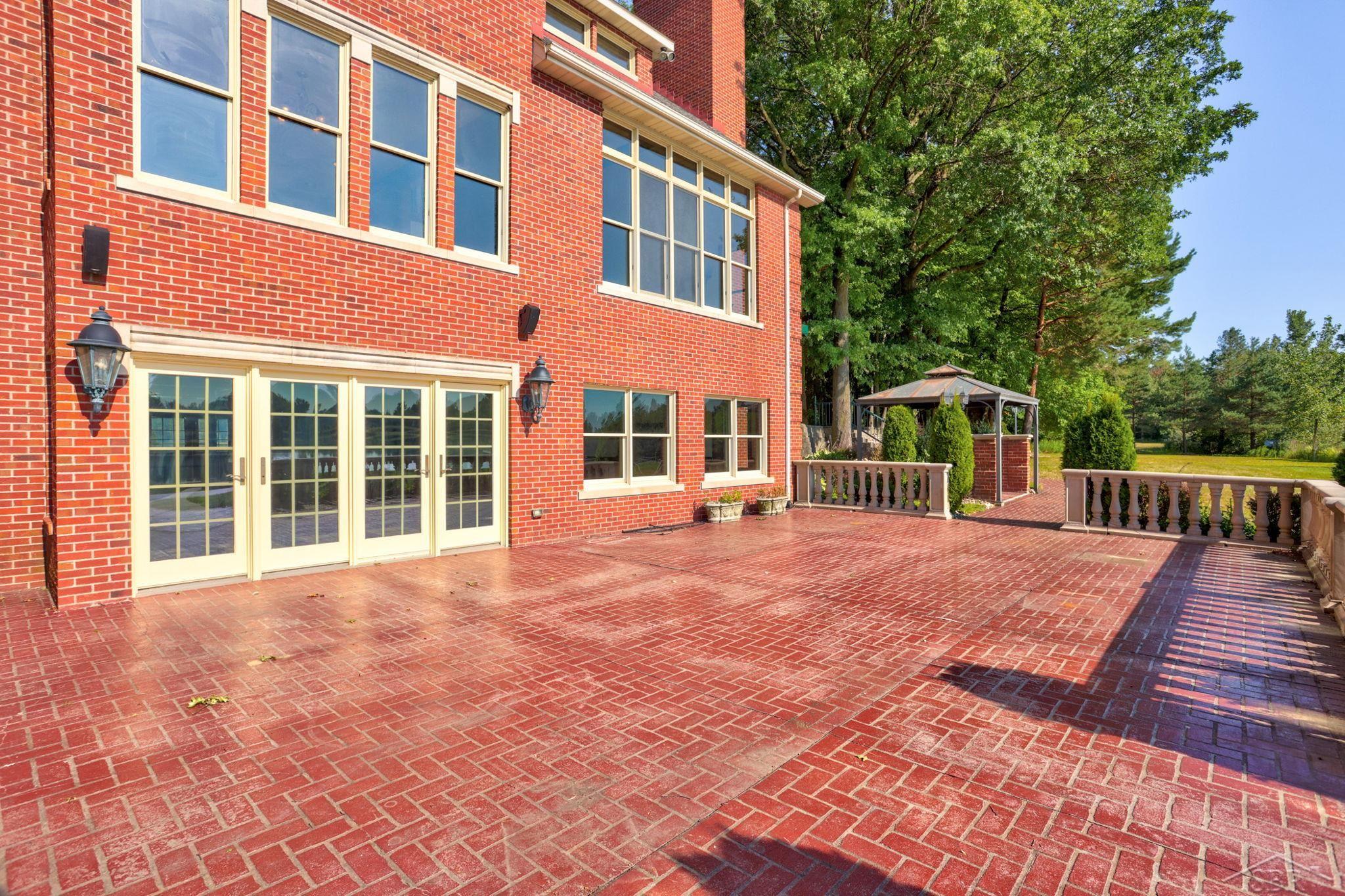1555 South Graham Road Saginaw, MI 48609 - Photo 70 of 99 50150457-02d5f936-c7e5-4c19-be2d-fb6bfd0873c5.JPG