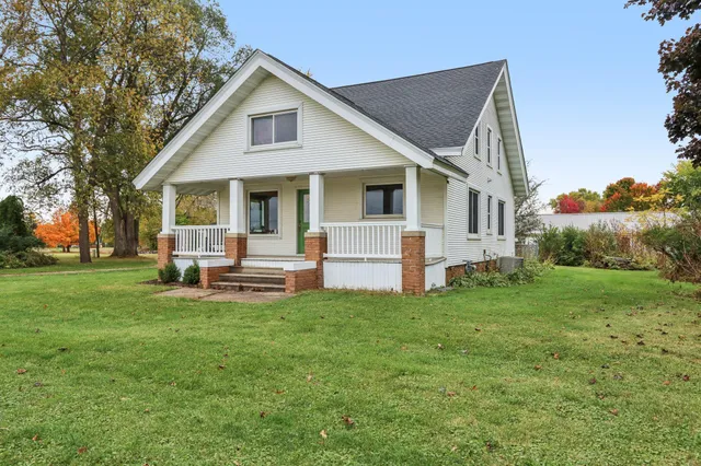 $320,000 | S7523 Highway 12, North Freedom, WI 53951