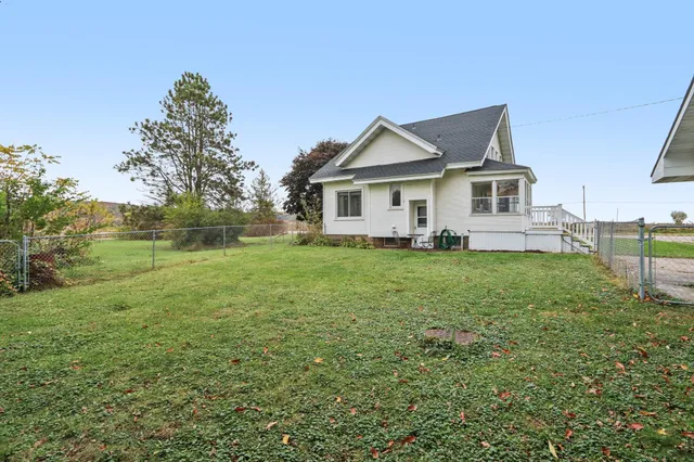 $320,000 | S7523 Highway 12, North Freedom, WI 53951