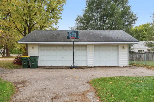 $320,000 | S7523 Highway 12, North Freedom, WI 53951