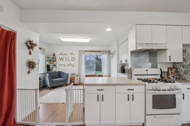 $320,000 | S7523 Highway 12, North Freedom, WI 53951