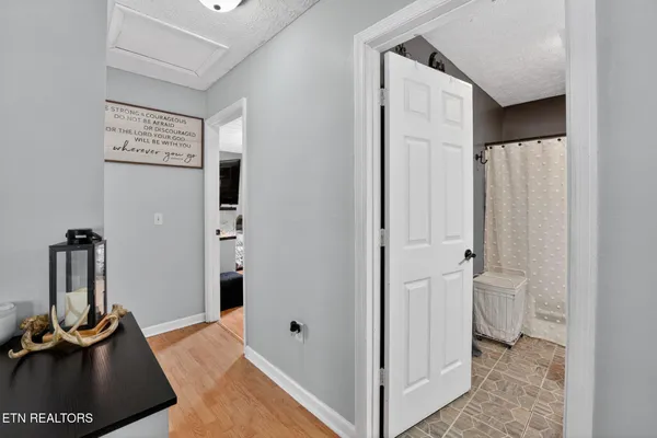 $186,900 | 206 East Maple Street, Caryville, TN 37714