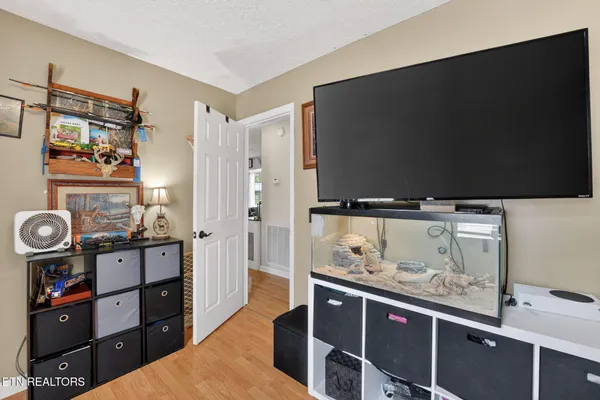$186,900 | 206 East Maple Street, Caryville, TN 37714