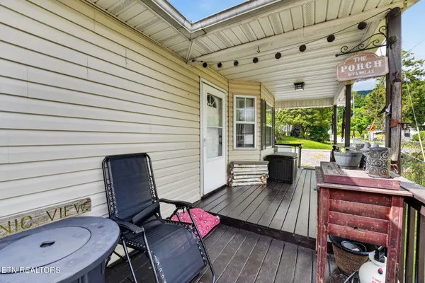 $186,900 | 206 East Maple Street, Caryville, TN 37714