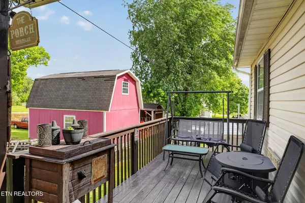 $186,900 | 206 East Maple Street, Caryville, TN 37714