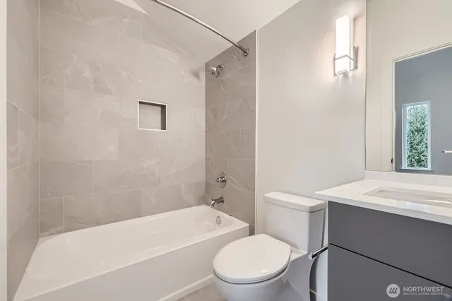 $899,950 | 1327 North 185th Street, Unit C, Shoreline, WA 98133