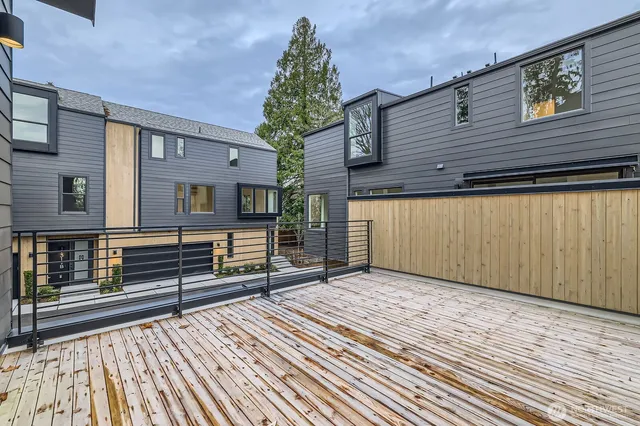 $899,950 | 1327 North 185th Street, Unit C, Shoreline, WA 98133