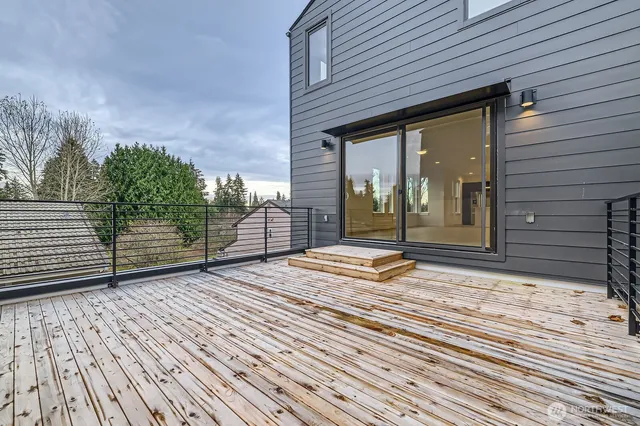 $899,950 | 1327 North 185th Street, Unit C, Shoreline, WA 98133